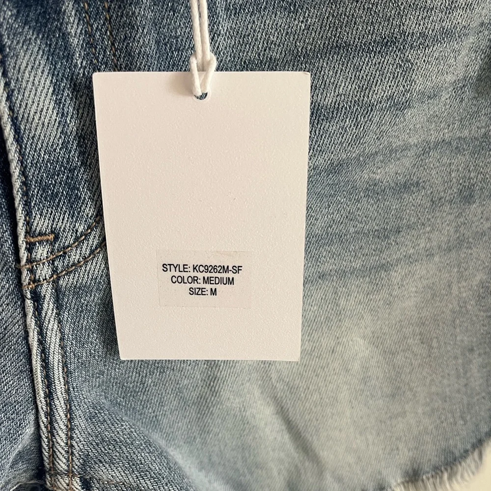 KanCan Distressed Jean Shorts Size Medium NWT - Picture 4 of 5